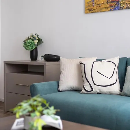 Charming N' Cozy By Prestige Homes *