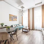 Charming N' Cozy By Prestige Homes Apartment